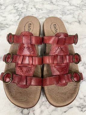 Taos Good Times Sandals Red Leather Velcro Slides Comfy Summer Casual Size 10